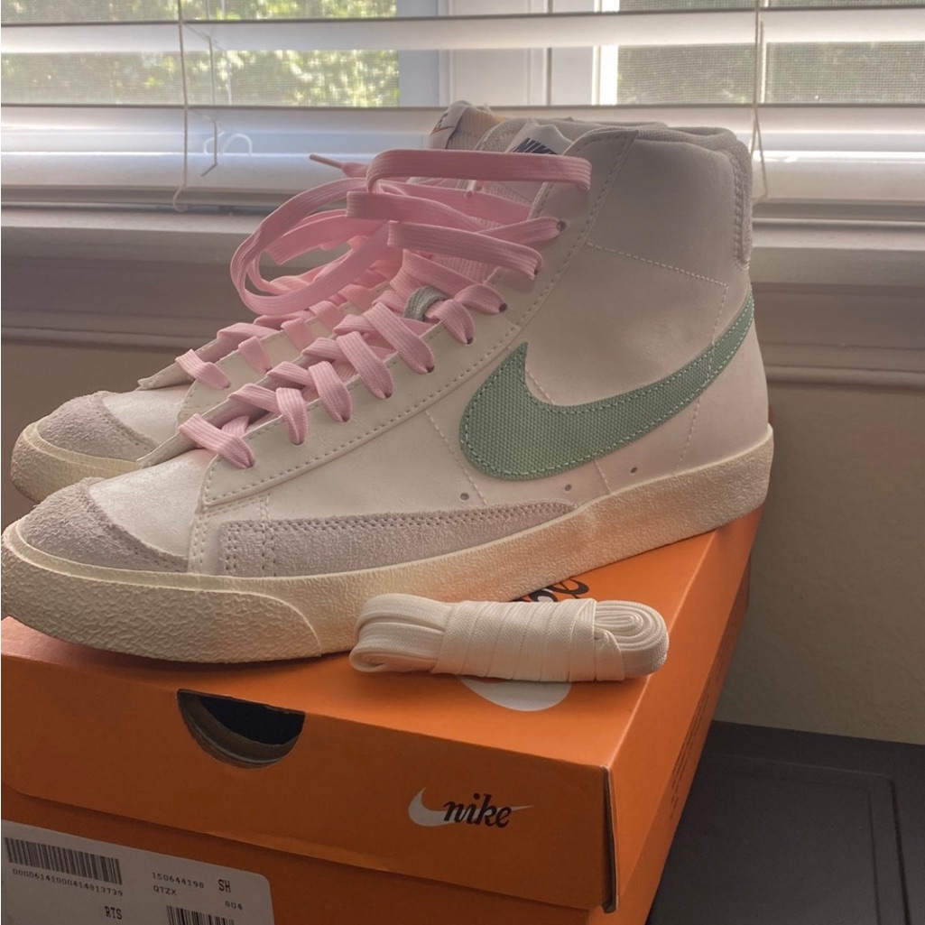Nike Blazer Mid W/Original Box And Extra Laces